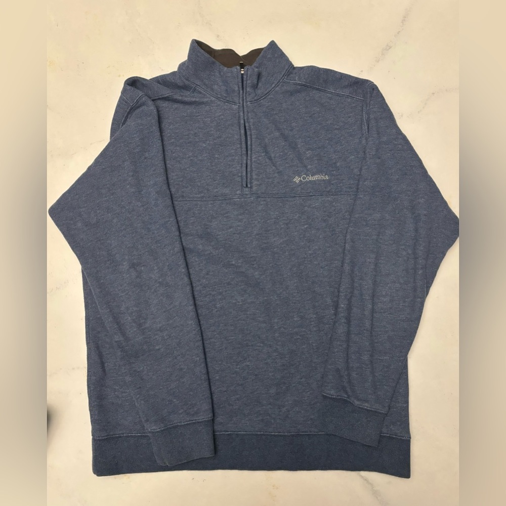 Men’s Columbia pullover in good condition.